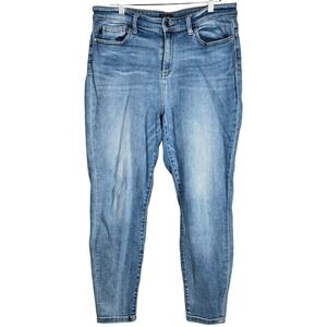 Judy Blue Mid Rise Slim Fit Medium Wash Denim‎ Jeans Women's Size 15/32